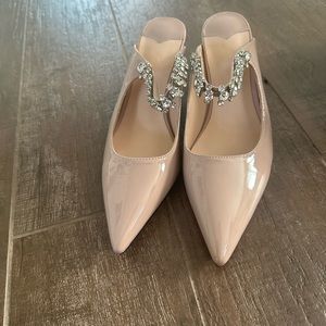 New Nude pink shoes. Size 5, no box